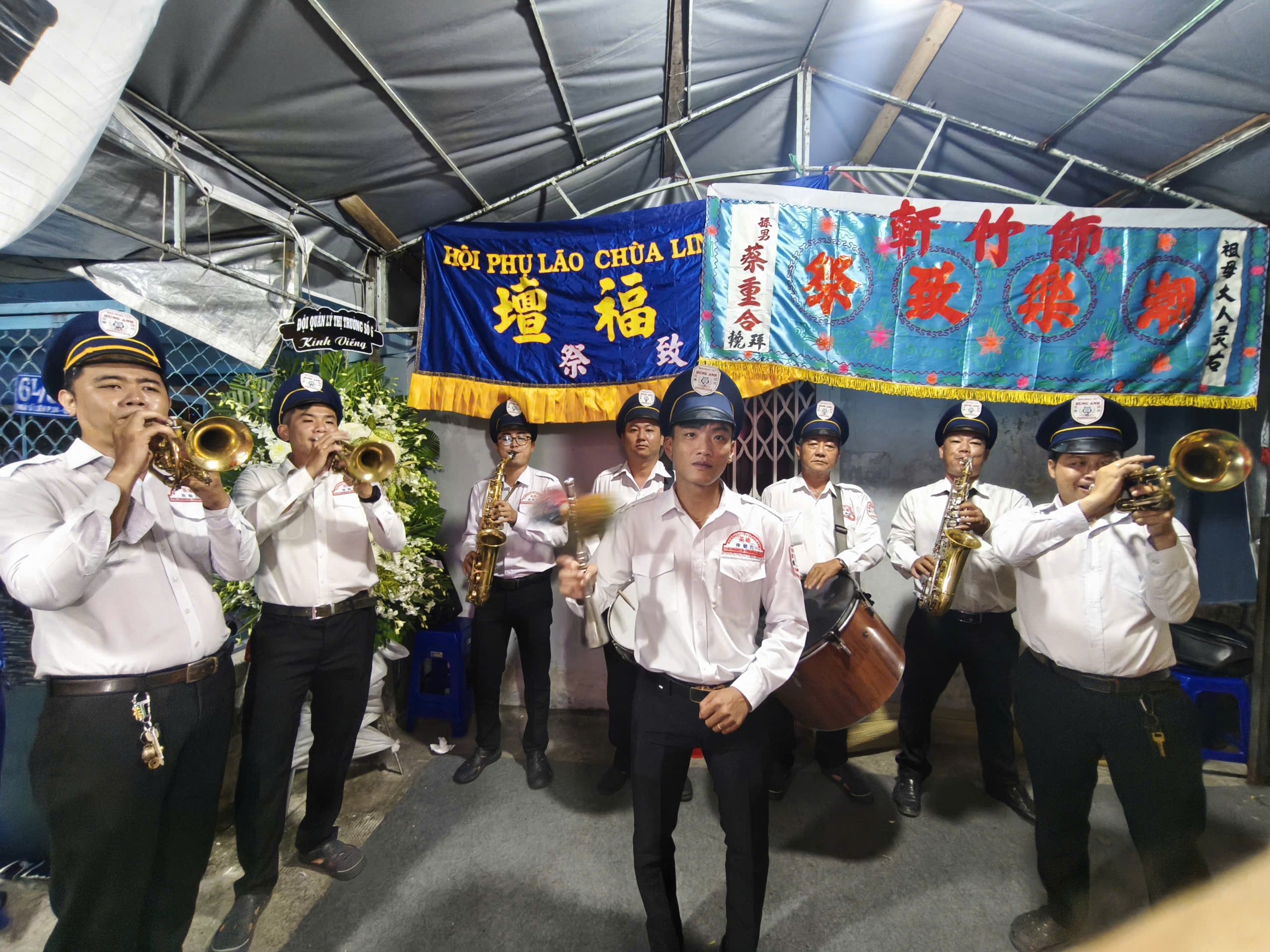 BAN NHẠC TÂY TANG LỄ